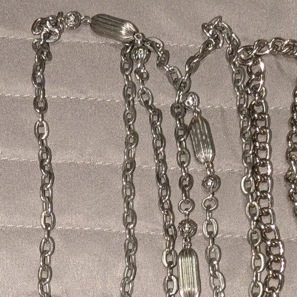 $2 with Bundle ~ 2 Silver Chains 5057 - Picture 2 of 5